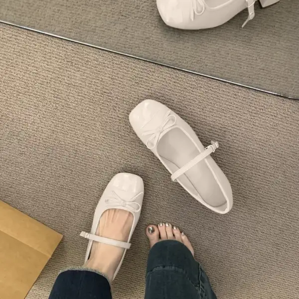 รองเท้าแบบแมรี่เจนหัวเหลี่ยม สไตล์วินเทจฝรั่งเศส หนังสีขาว มี 6 ไซส์