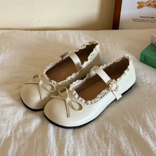 รองเท้าแมรี่เจนตกแต่งลูกไม้ หวานน่ารัก น้ำหนักเบาใส่สบาย